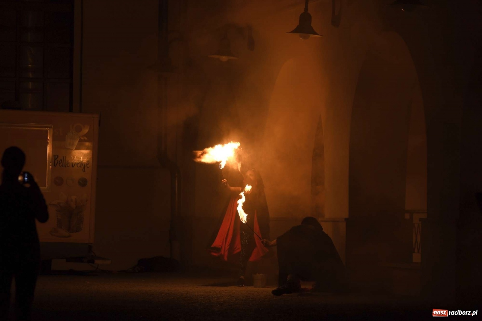 Zdjęcie w galerii na portalu naszraciborz.pl: Inscenizacja pożaru zamku w Raciborzu [FOTO i WIDEO] wiadomości z regionu