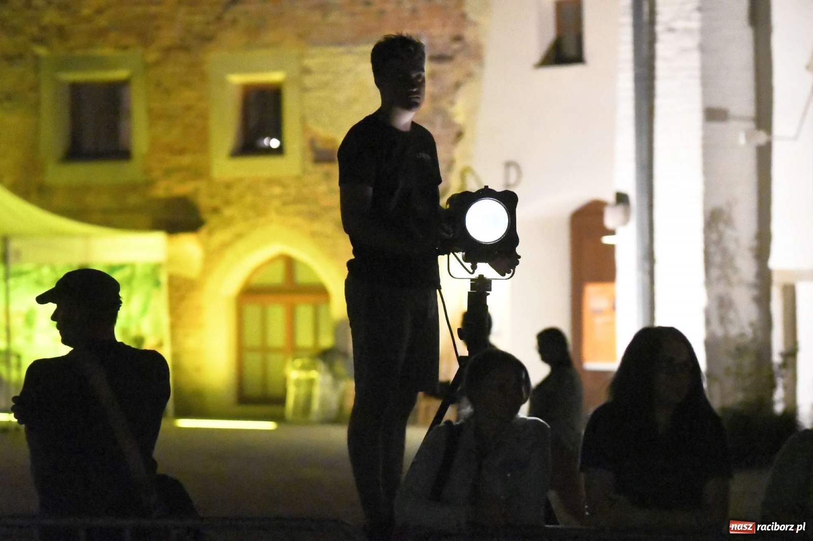 Zdjęcie w galerii na portalu naszraciborz.pl: Inscenizacja pożaru zamku w Raciborzu [FOTO i WIDEO] wiadomości z regionu