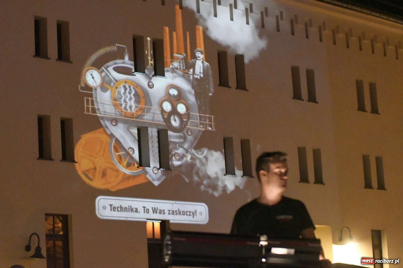 Zdjęcie w galerii na portalu naszraciborz.pl: Inscenizacja pożaru zamku w Raciborzu [FOTO i WIDEO] wiadomości z regionu