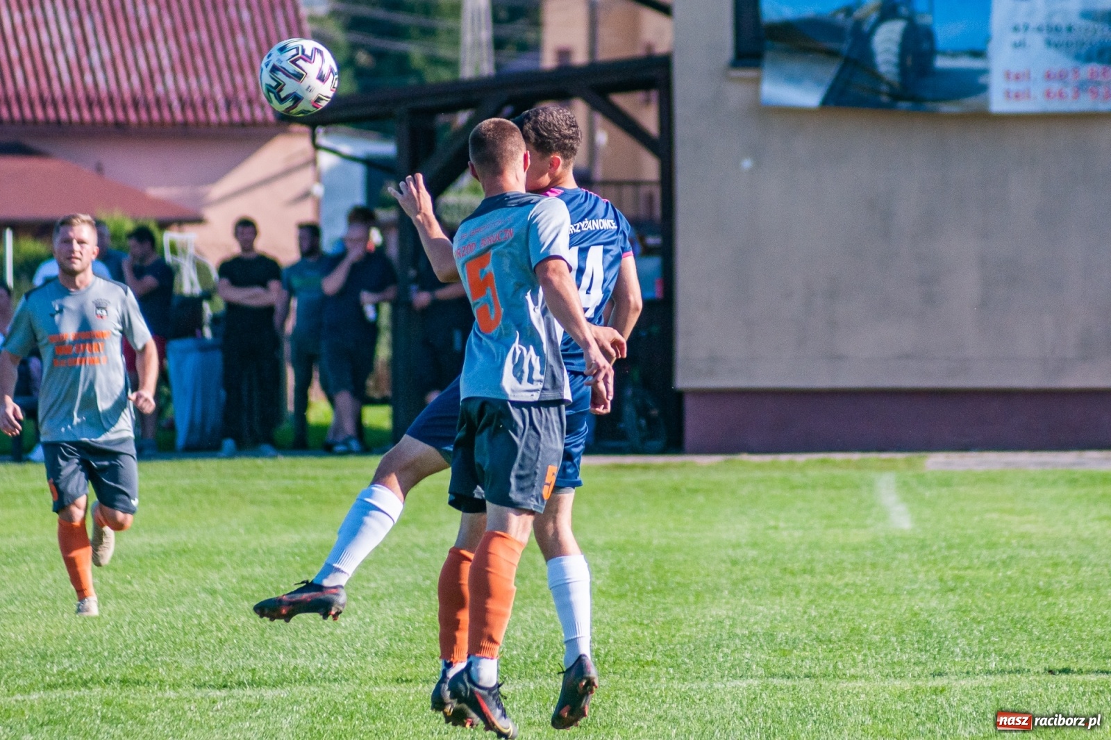Zdjęcie w galerii na portalu naszraciborz.pl: Klasa okręgowa. Powiatowe derby na remis [FOTO i WIDEO] wiadomości z regionu