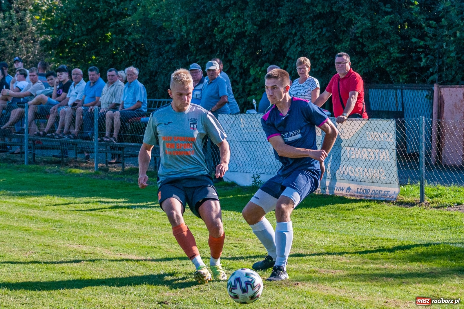 Zdjęcie w galerii na portalu naszraciborz.pl: Klasa okręgowa. Powiatowe derby na remis [FOTO i WIDEO] wiadomości z regionu