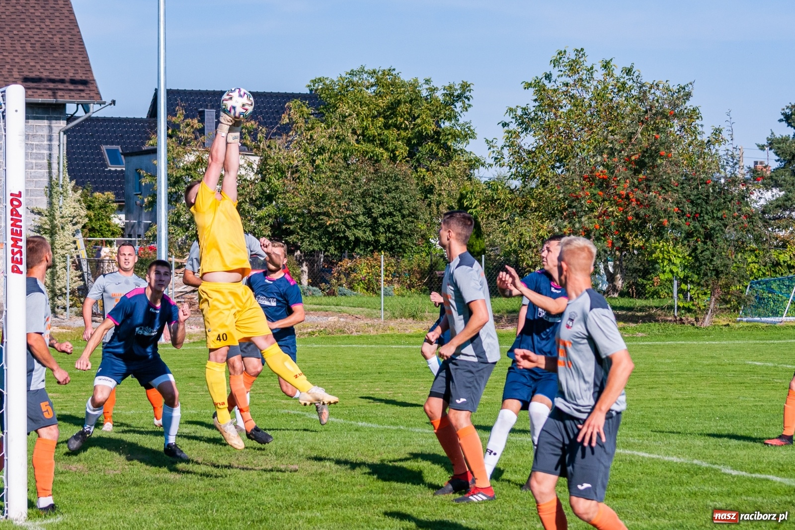 Zdjęcie w galerii na portalu naszraciborz.pl: Klasa okręgowa. Powiatowe derby na remis [FOTO i WIDEO] wiadomości z regionu