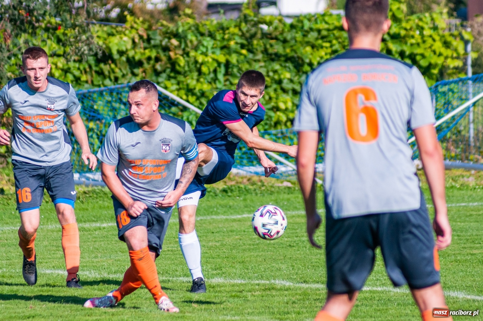 Zdjęcie w galerii na portalu naszraciborz.pl: Klasa okręgowa. Powiatowe derby na remis [FOTO i WIDEO] wiadomości z regionu