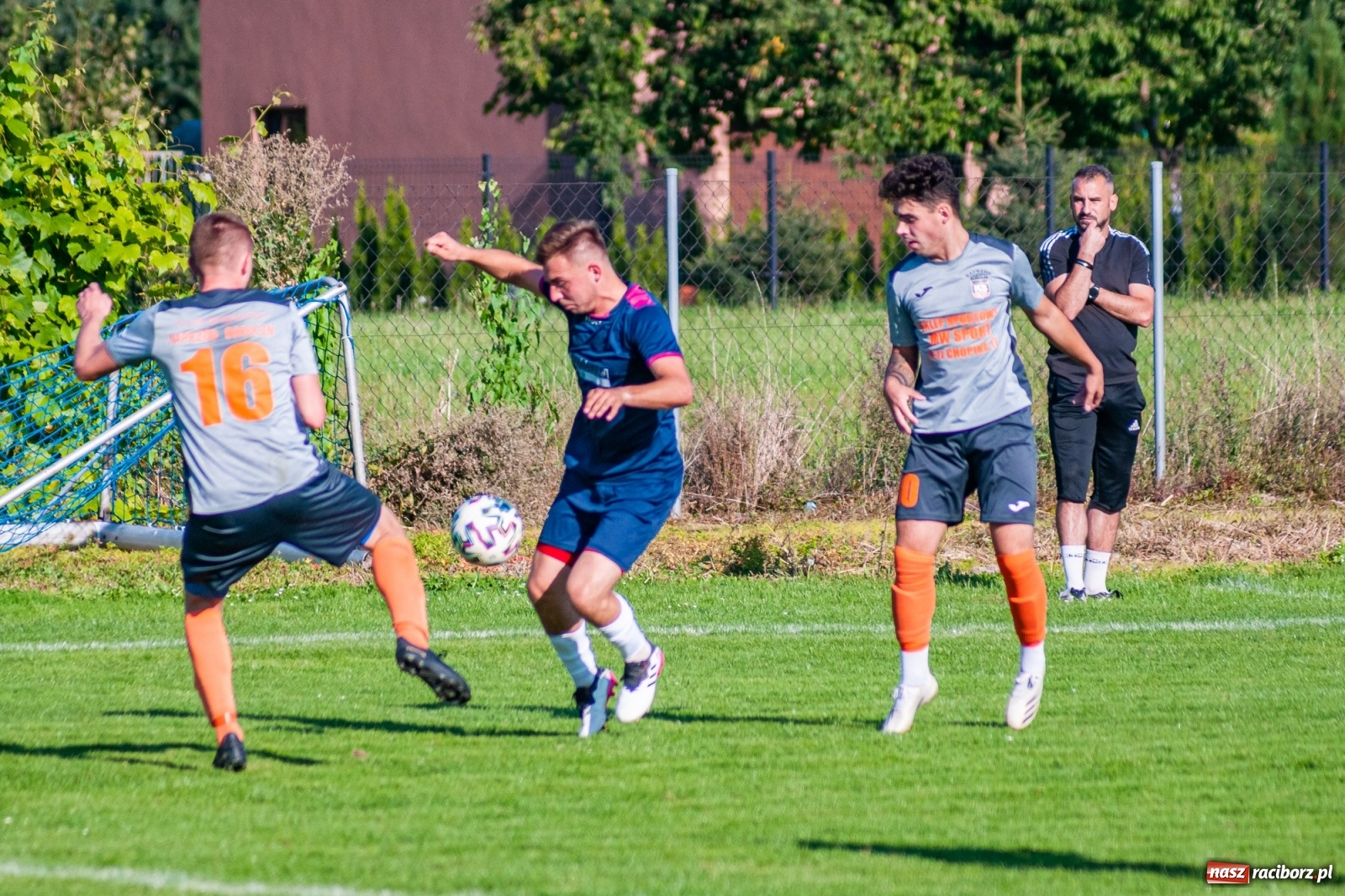 Zdjęcie w galerii na portalu naszraciborz.pl: Klasa okręgowa. Powiatowe derby na remis [FOTO i WIDEO] wiadomości z regionu