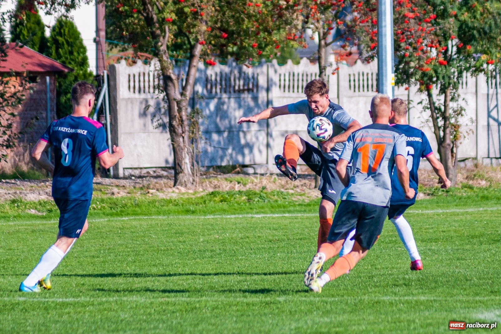 Zdjęcie w galerii na portalu naszraciborz.pl: Klasa okręgowa. Powiatowe derby na remis [FOTO i WIDEO] wiadomości z regionu