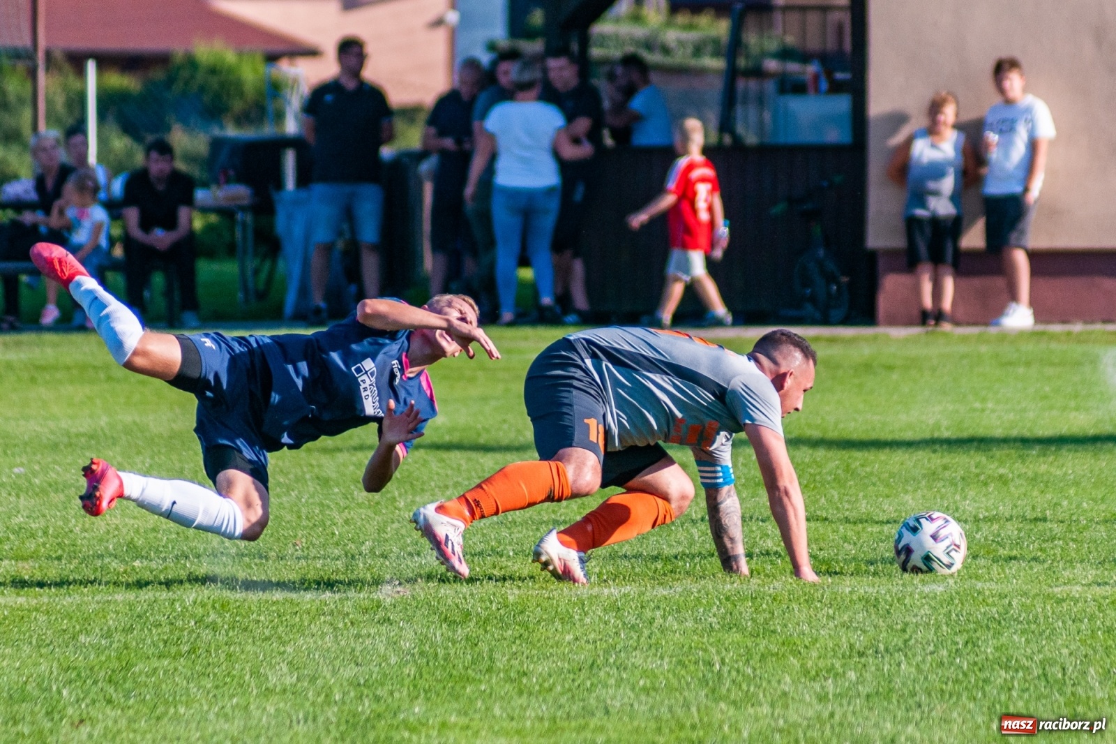 Zdjęcie w galerii na portalu naszraciborz.pl: Klasa okręgowa. Powiatowe derby na remis [FOTO i WIDEO] wiadomości z regionu