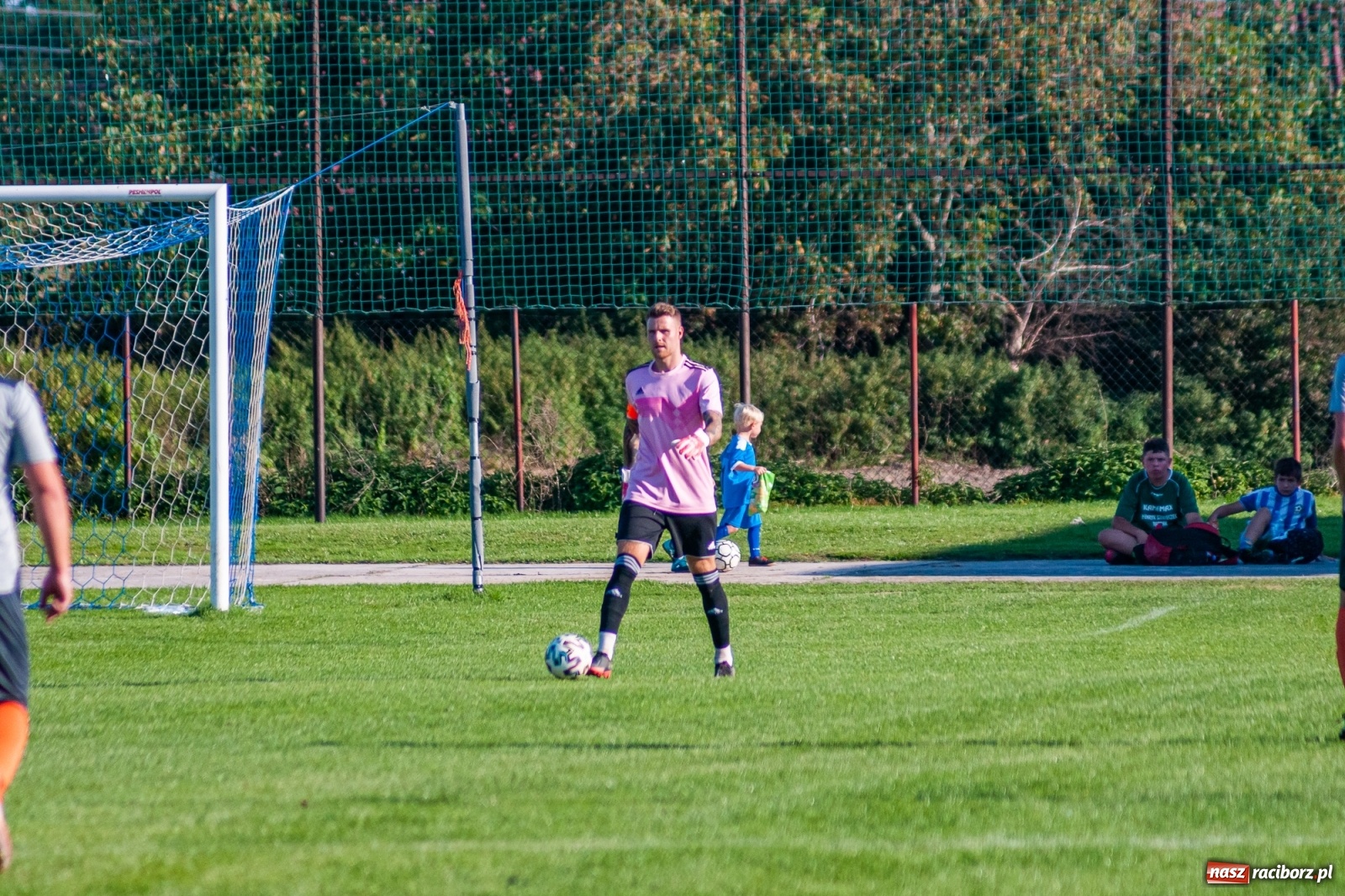 Zdjęcie w galerii na portalu naszraciborz.pl: Klasa okręgowa. Powiatowe derby na remis [FOTO i WIDEO] wiadomości z regionu