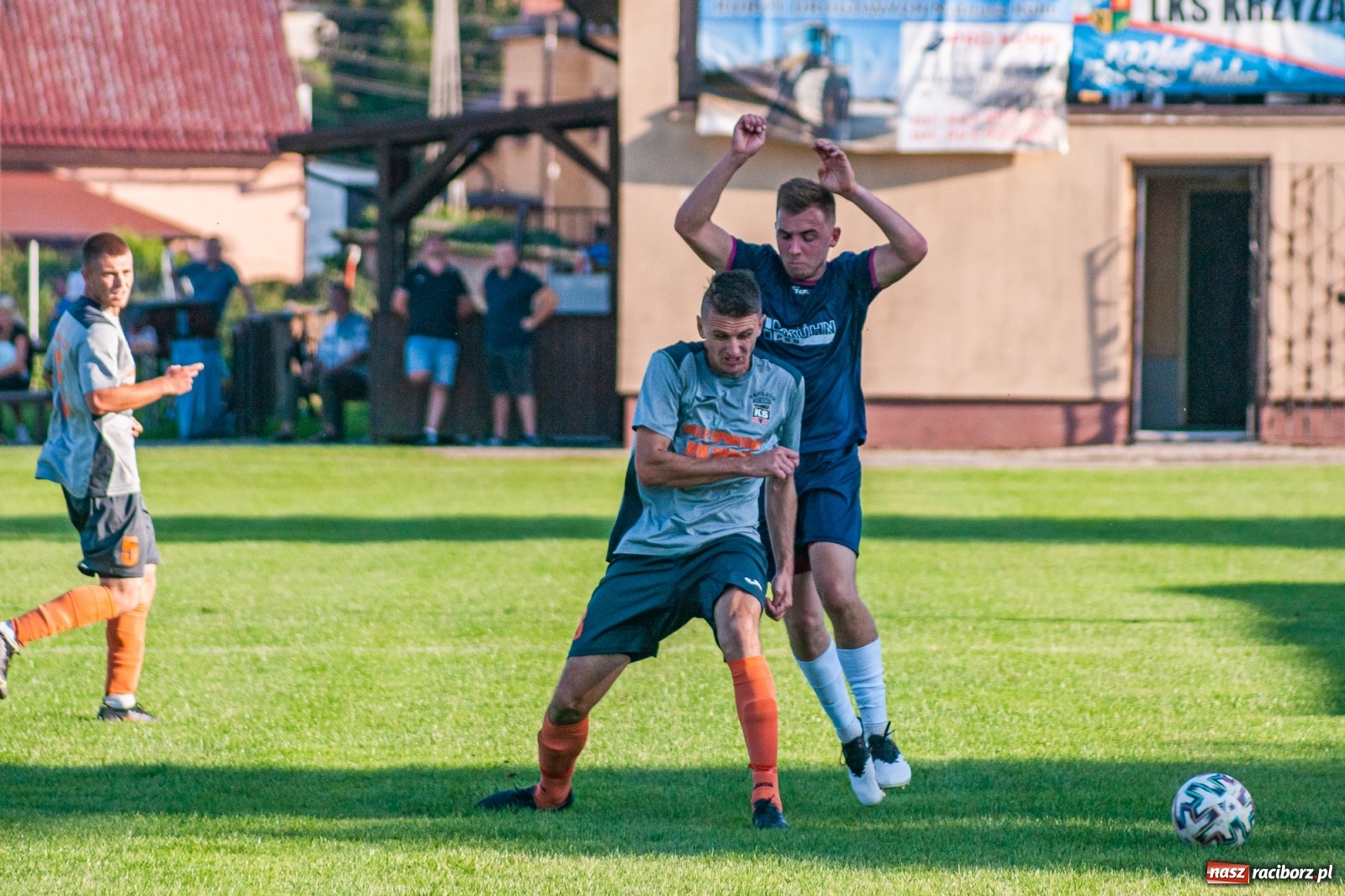 Zdjęcie w galerii na portalu naszraciborz.pl: Klasa okręgowa. Powiatowe derby na remis [FOTO i WIDEO] wiadomości z regionu