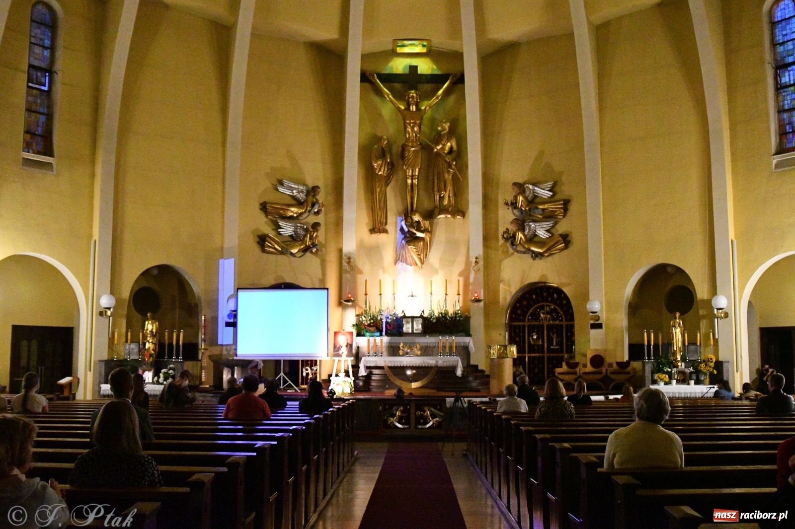 Zdjęcie w galerii na portalu naszraciborz.pl: XXX Festiwal Spotkałem Pana - dzień 1 wiadomości z regionu
