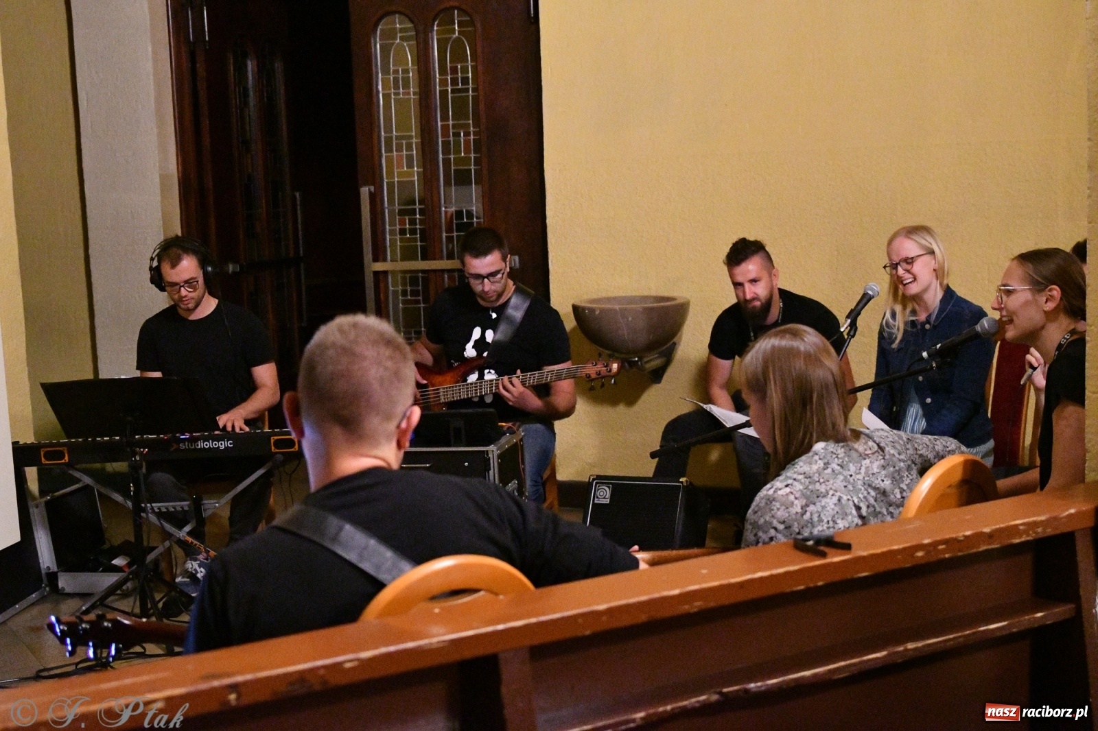 Zdjęcie w galerii na portalu naszraciborz.pl: XXX Festiwal Spotkałem Pana - dzień 1 wiadomości z regionu