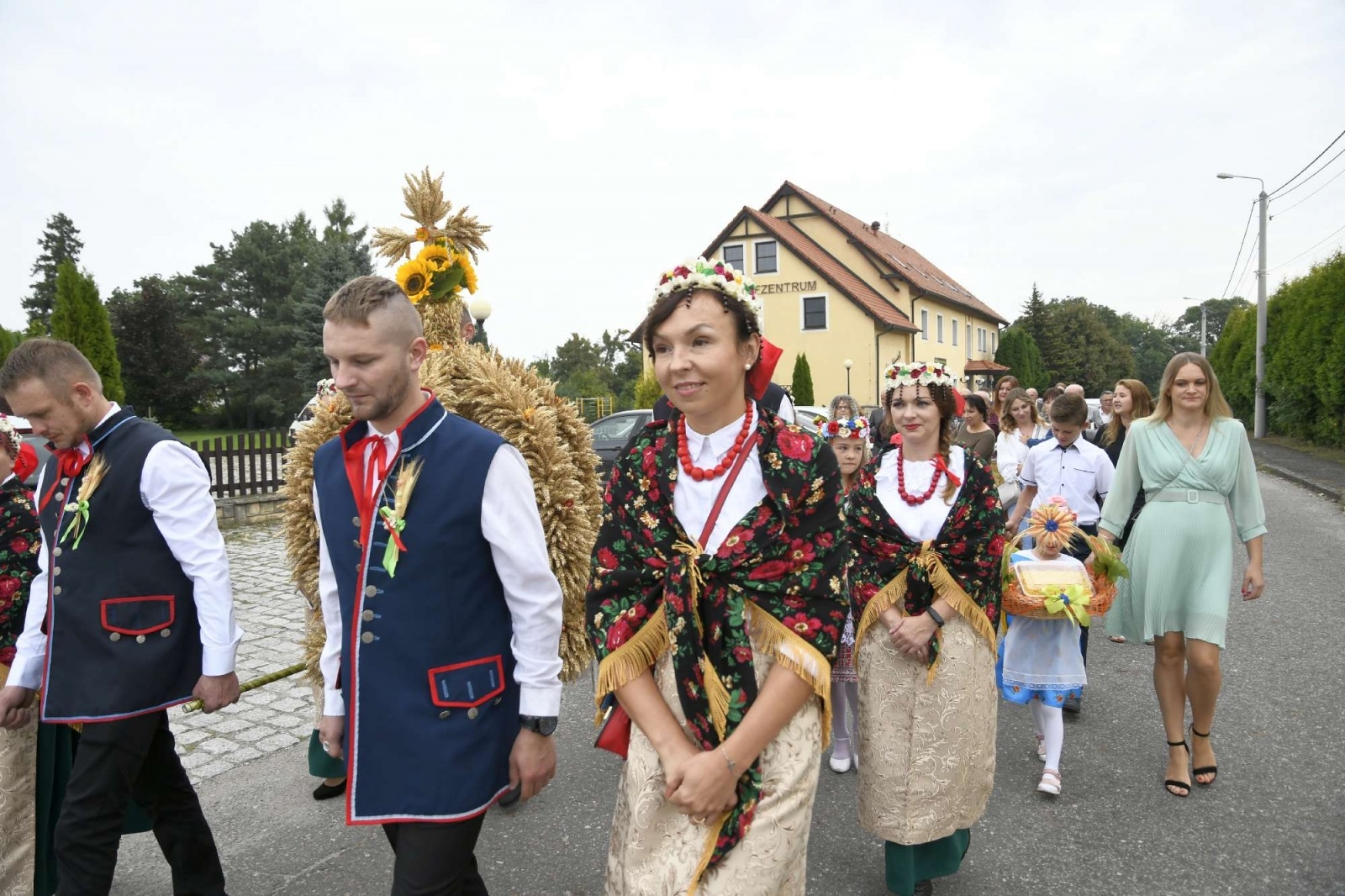 Zdjęcie w galerii na portalu naszraciborz.pl: Piękne śląskie stroje na dożynkach w Łubowicach [FOTO i WIDEO] wiadomości z regionu