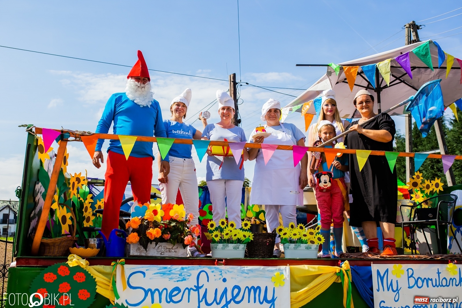 Zdjęcie w galerii na portalu naszraciborz.pl: Dożynki sołeckie w Borucinie. Spontaniczny długi korowód [FOTO i WIDEO] wiadomości z regionu