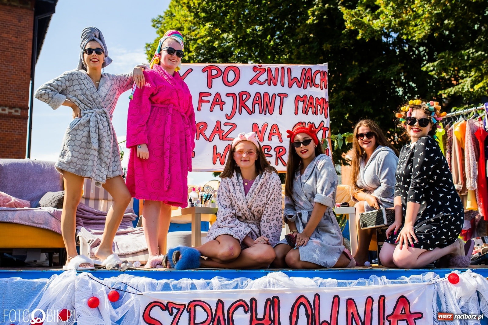 Zdjęcie w galerii na portalu naszraciborz.pl: Dożynki sołeckie w Borucinie. Spontaniczny długi korowód [FOTO i WIDEO] wiadomości z regionu