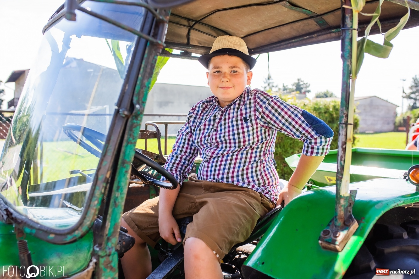 Zdjęcie w galerii na portalu naszraciborz.pl: Dożynki sołeckie w Borucinie. Spontaniczny długi korowód [FOTO i WIDEO] wiadomości z regionu