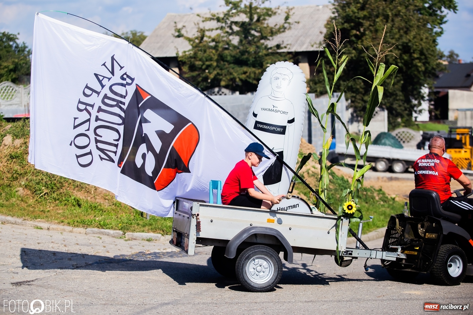 Zdjęcie w galerii na portalu naszraciborz.pl: Dożynki sołeckie w Borucinie. Spontaniczny długi korowód [FOTO i WIDEO] wiadomości z regionu