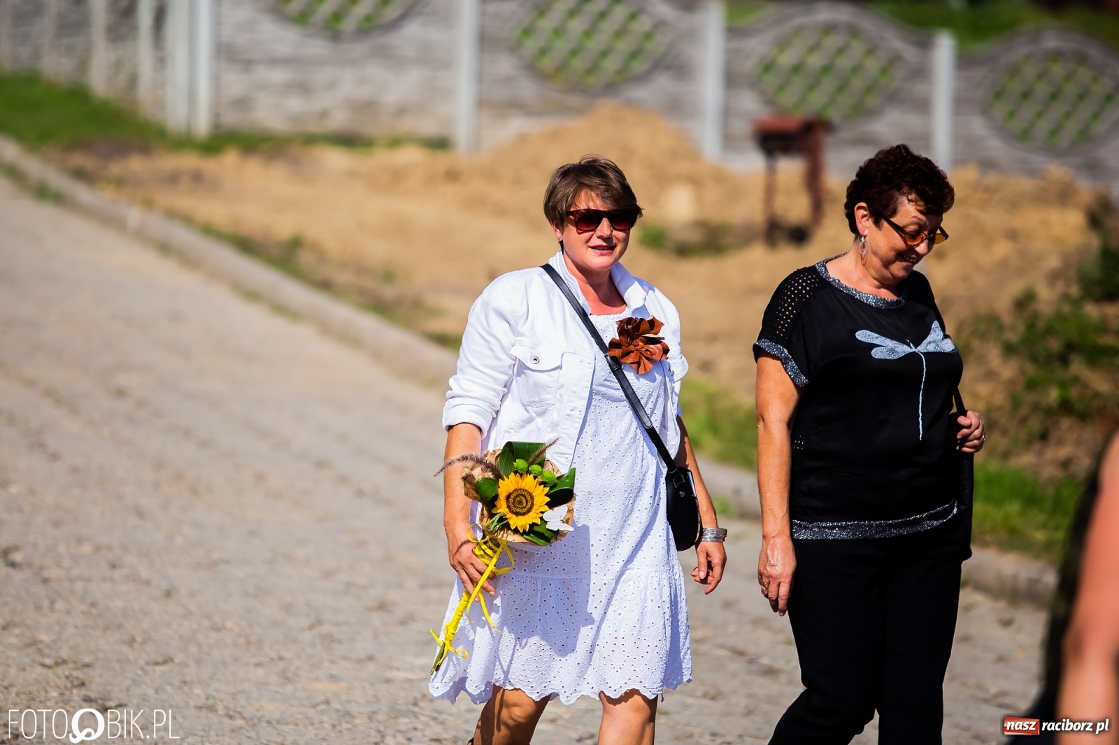 Zdjęcie w galerii na portalu naszraciborz.pl: Dożynki sołeckie w Borucinie. Spontaniczny długi korowód [FOTO i WIDEO] wiadomości z regionu