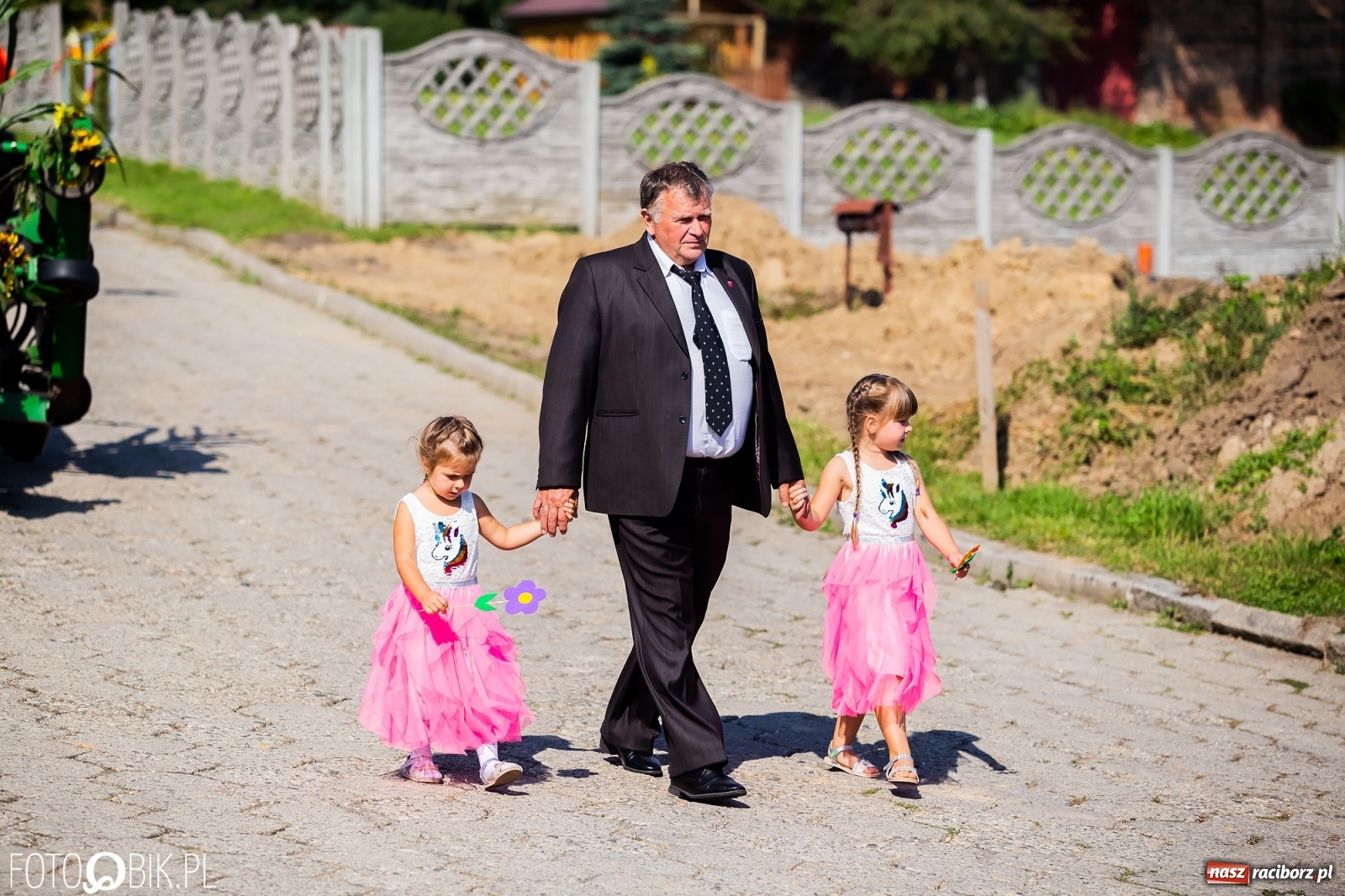 Zdjęcie w galerii na portalu naszraciborz.pl: Dożynki sołeckie w Borucinie. Spontaniczny długi korowód [FOTO i WIDEO] wiadomości z regionu