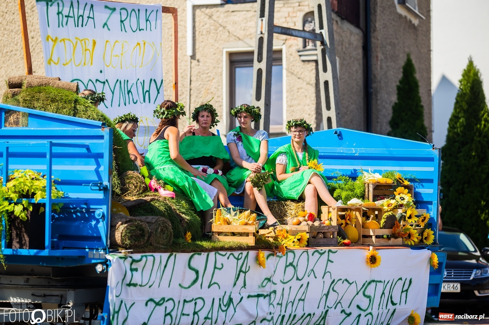 Zdjęcie w galerii na portalu naszraciborz.pl: Dożynki sołeckie w Borucinie. Spontaniczny długi korowód [FOTO i WIDEO] wiadomości z regionu
