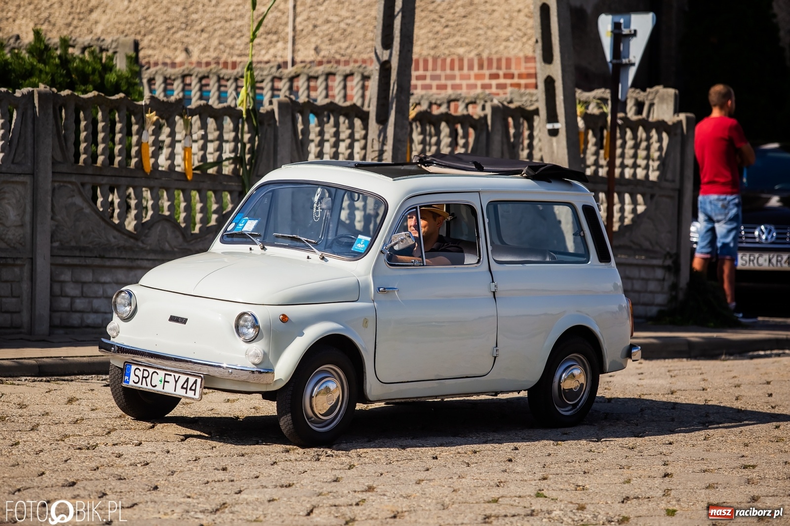 Zdjęcie w galerii na portalu naszraciborz.pl: Dożynki sołeckie w Borucinie. Spontaniczny długi korowód [FOTO i WIDEO] wiadomości z regionu
