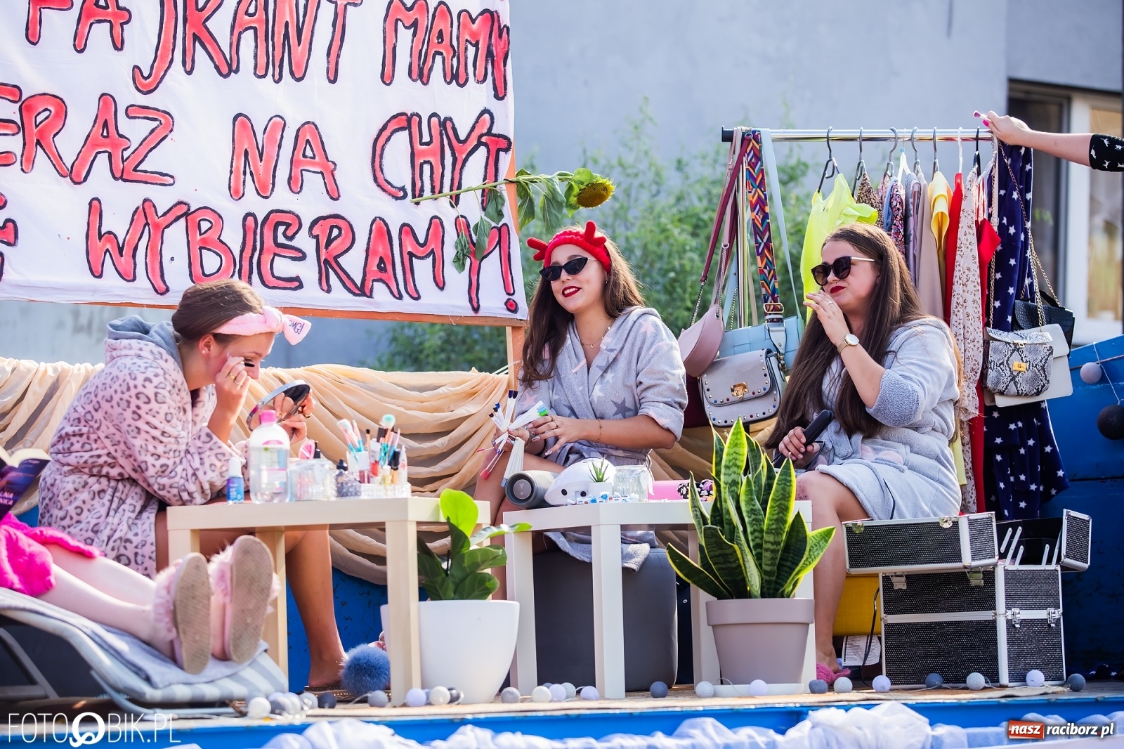 Zdjęcie w galerii na portalu naszraciborz.pl: Dożynki sołeckie w Borucinie. Spontaniczny długi korowód [FOTO i WIDEO] wiadomości z regionu