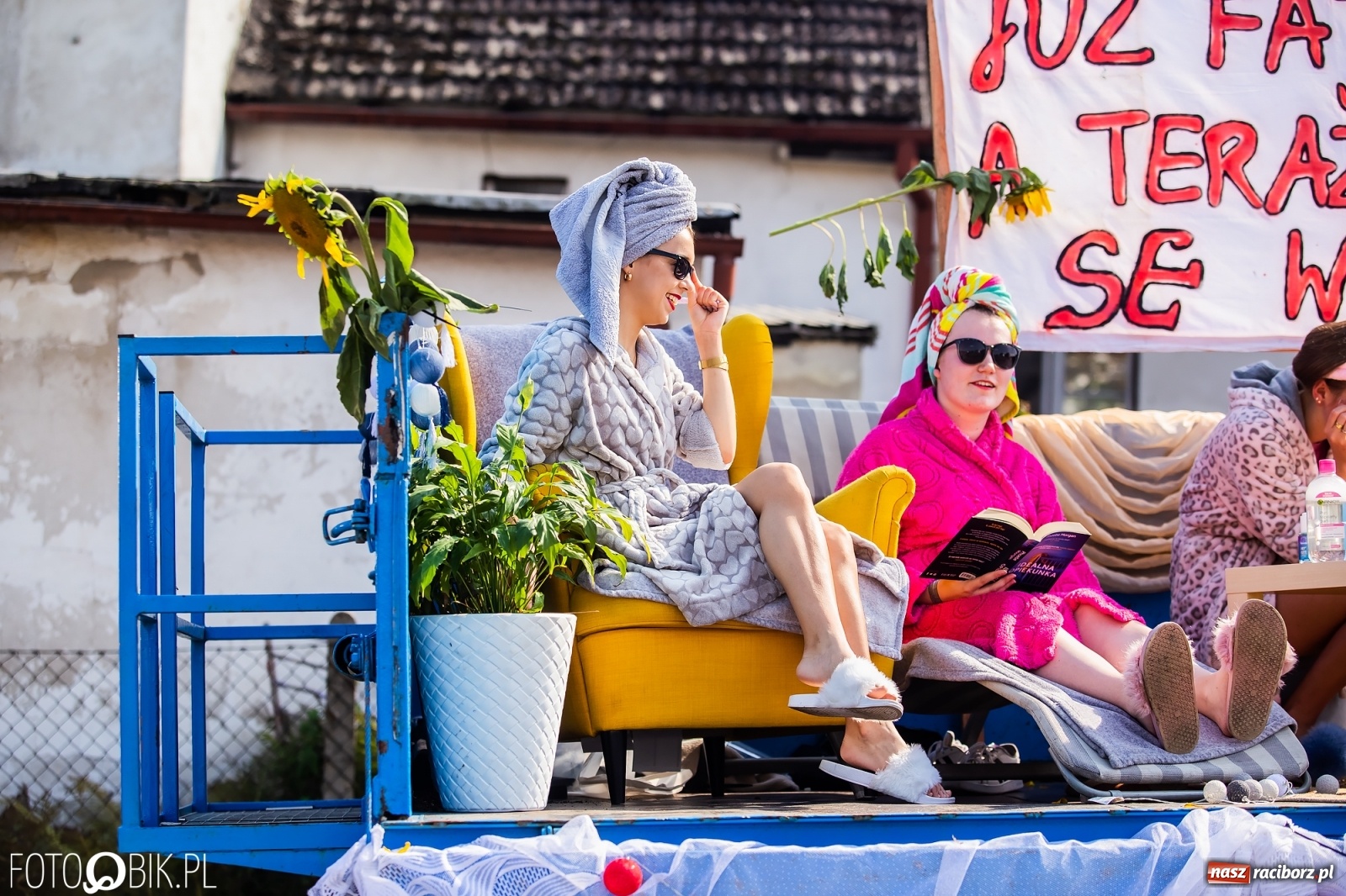 Zdjęcie w galerii na portalu naszraciborz.pl: Dożynki sołeckie w Borucinie. Spontaniczny długi korowód [FOTO i WIDEO] wiadomości z regionu