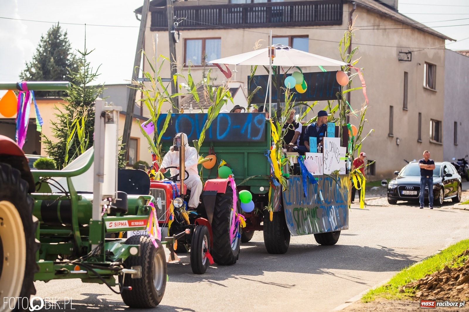 Zdjęcie w galerii na portalu naszraciborz.pl: Dożynki sołeckie w Borucinie. Spontaniczny długi korowód [FOTO i WIDEO] wiadomości z regionu