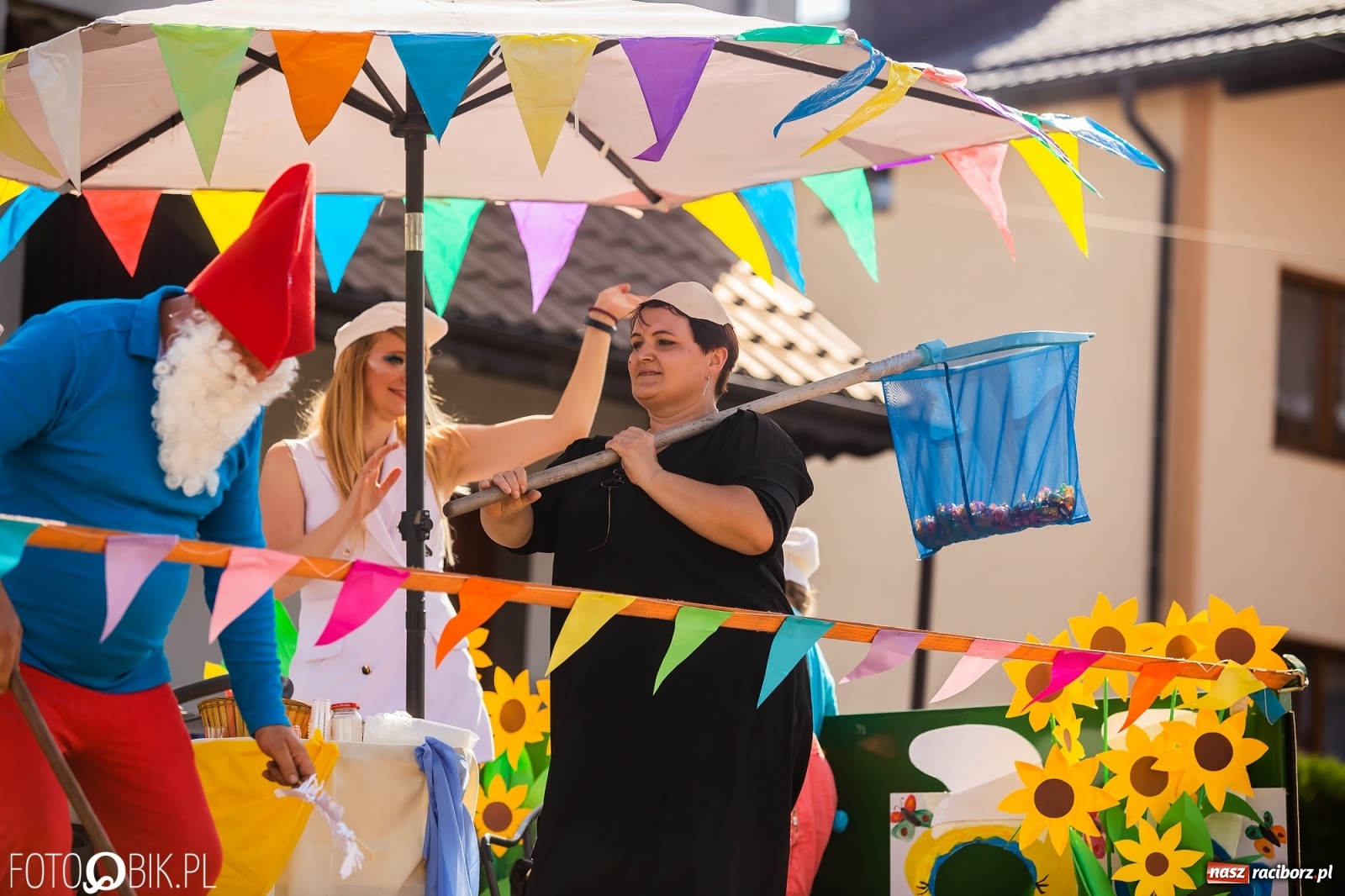 Zdjęcie w galerii na portalu naszraciborz.pl: Dożynki sołeckie w Borucinie. Spontaniczny długi korowód [FOTO i WIDEO] wiadomości z regionu