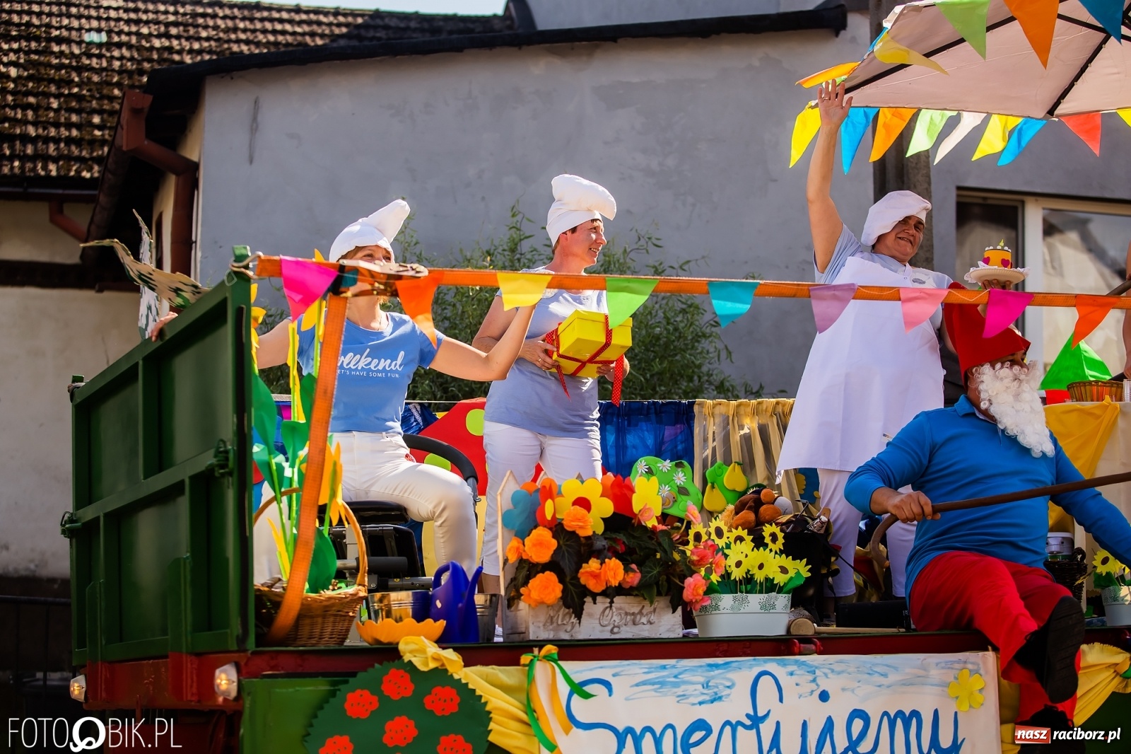 Zdjęcie w galerii na portalu naszraciborz.pl: Dożynki sołeckie w Borucinie. Spontaniczny długi korowód [FOTO i WIDEO] wiadomości z regionu