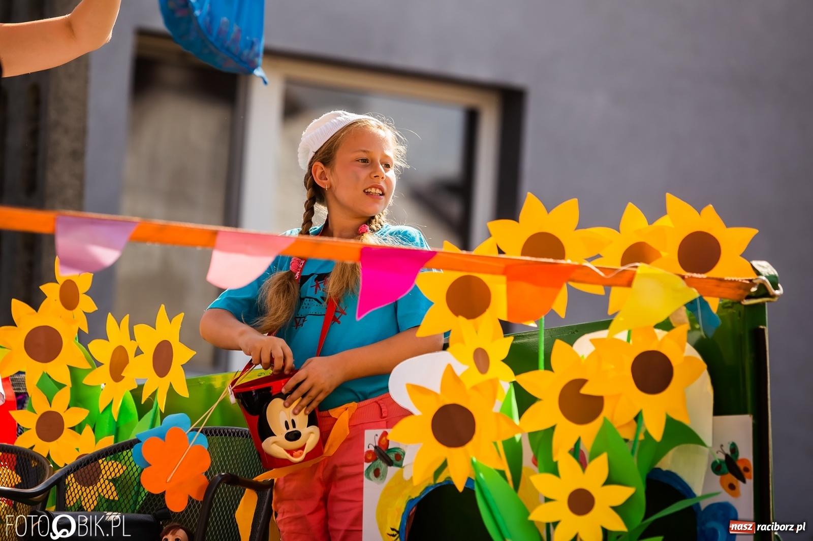 Zdjęcie w galerii na portalu naszraciborz.pl: Dożynki sołeckie w Borucinie. Spontaniczny długi korowód [FOTO i WIDEO] wiadomości z regionu