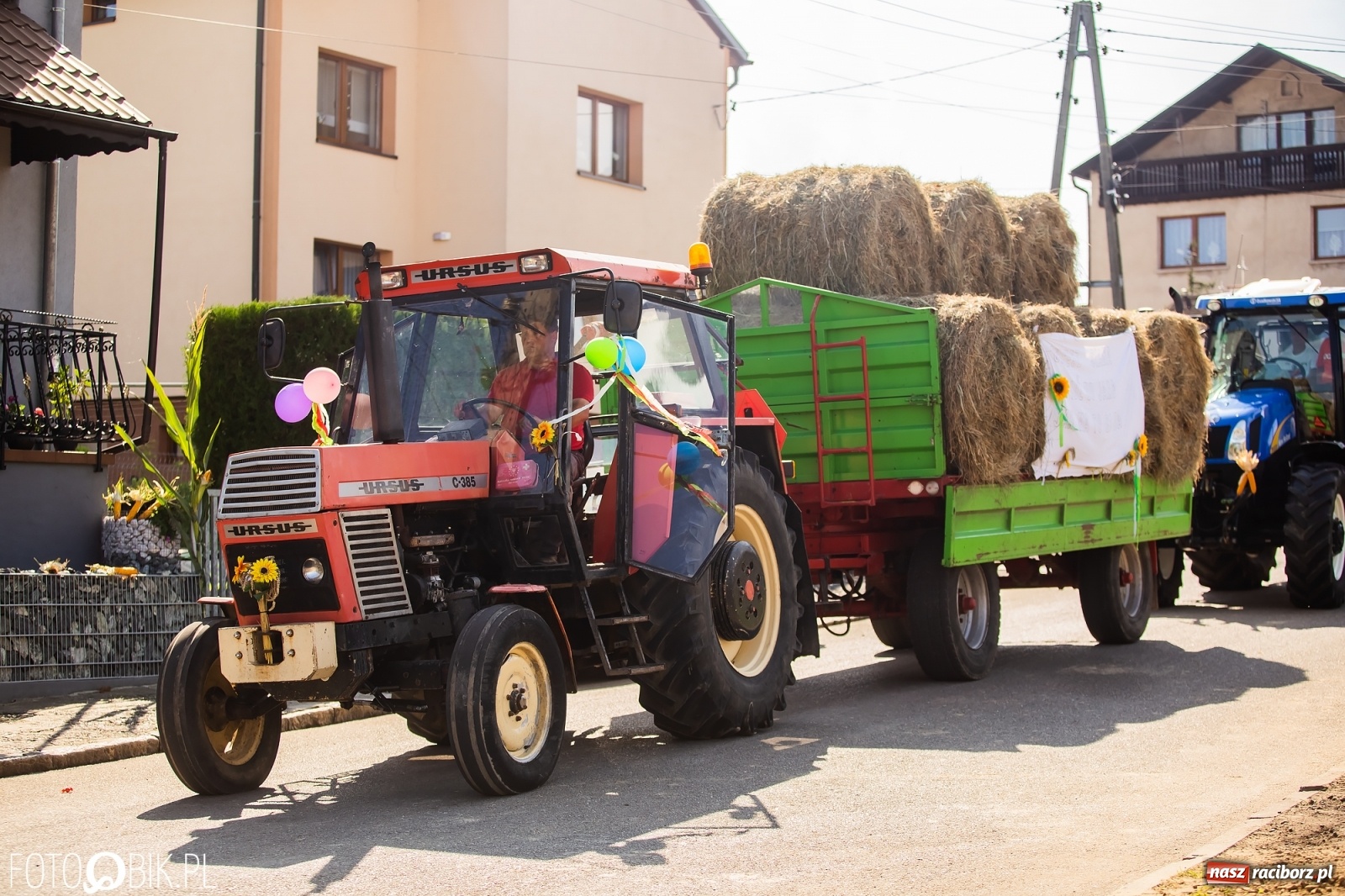 Zdjęcie w galerii na portalu naszraciborz.pl: Dożynki sołeckie w Borucinie. Spontaniczny długi korowód [FOTO i WIDEO] wiadomości z regionu