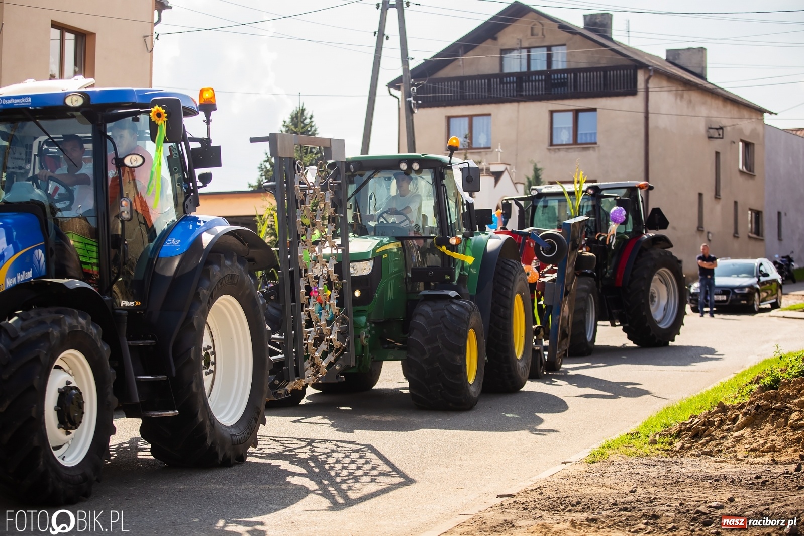 Zdjęcie w galerii na portalu naszraciborz.pl: Dożynki sołeckie w Borucinie. Spontaniczny długi korowód [FOTO i WIDEO] wiadomości z regionu