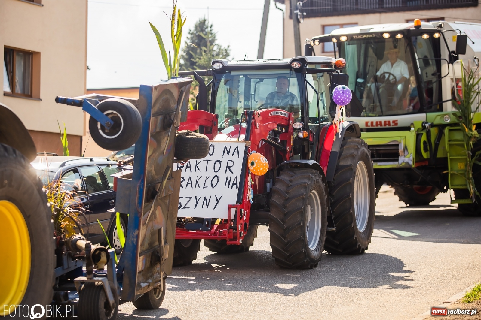 Zdjęcie w galerii na portalu naszraciborz.pl: Dożynki sołeckie w Borucinie. Spontaniczny długi korowód [FOTO i WIDEO] wiadomości z regionu