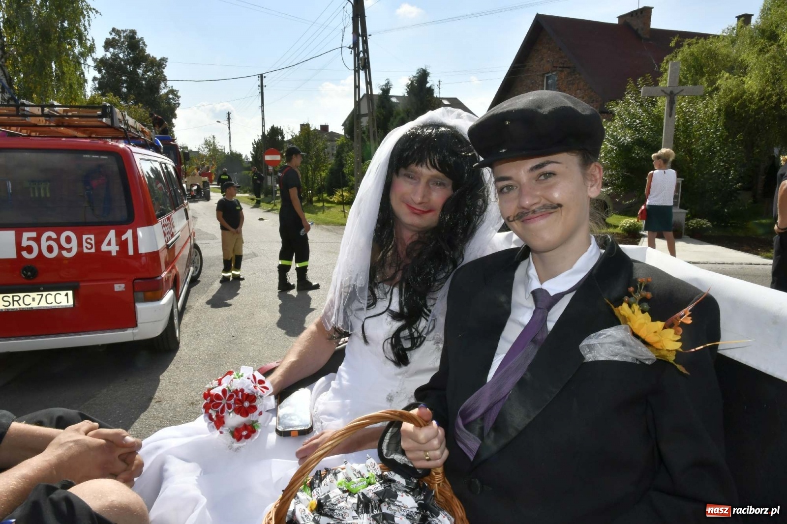 Zdjęcie w galerii na portalu naszraciborz.pl: Szaleństwo w Łańcach. Dożynki gminy Kornowac wiadomości z regionu