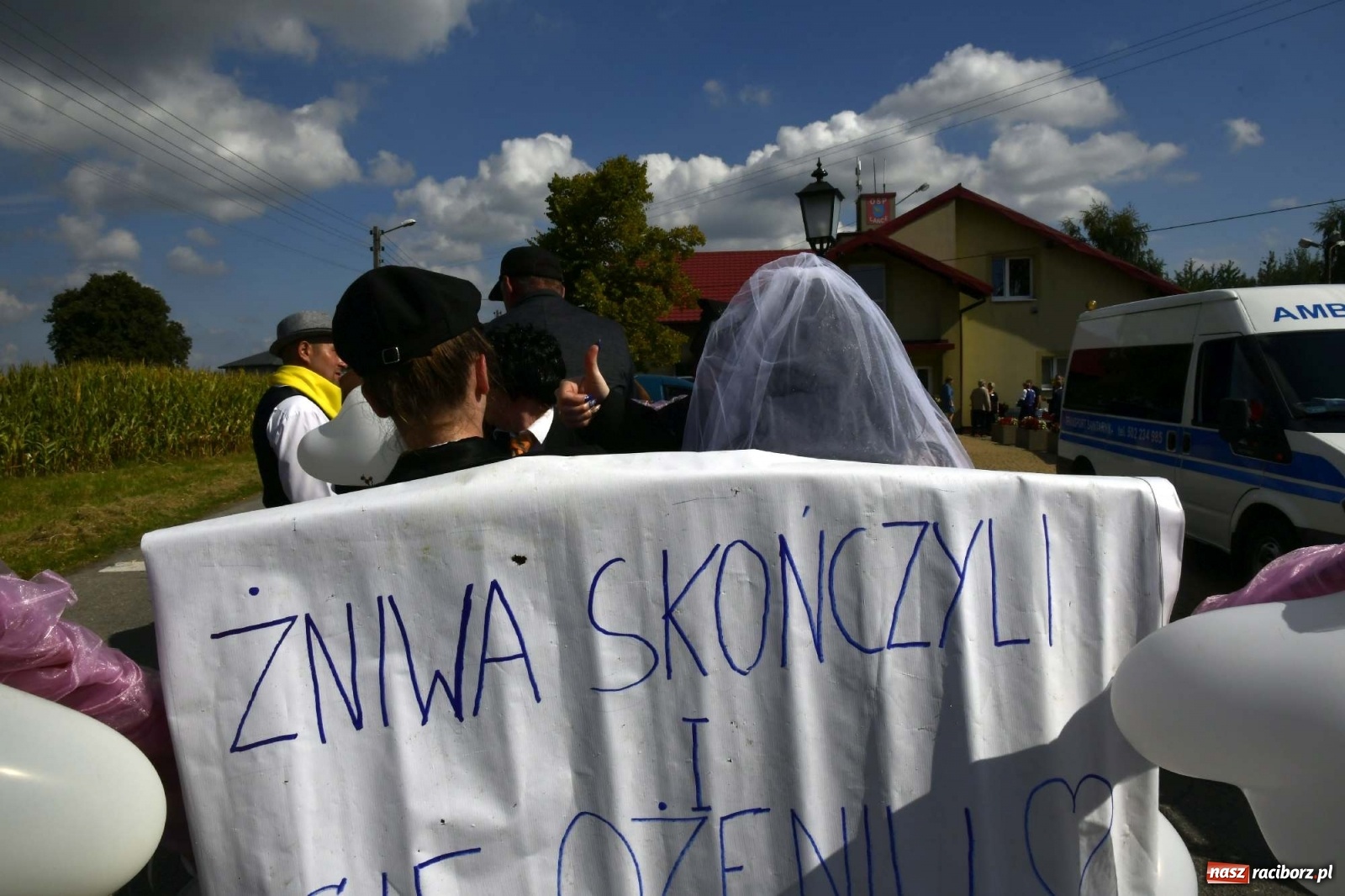 Zdjęcie w galerii na portalu naszraciborz.pl: Szaleństwo w Łańcach. Dożynki gminy Kornowac wiadomości z regionu