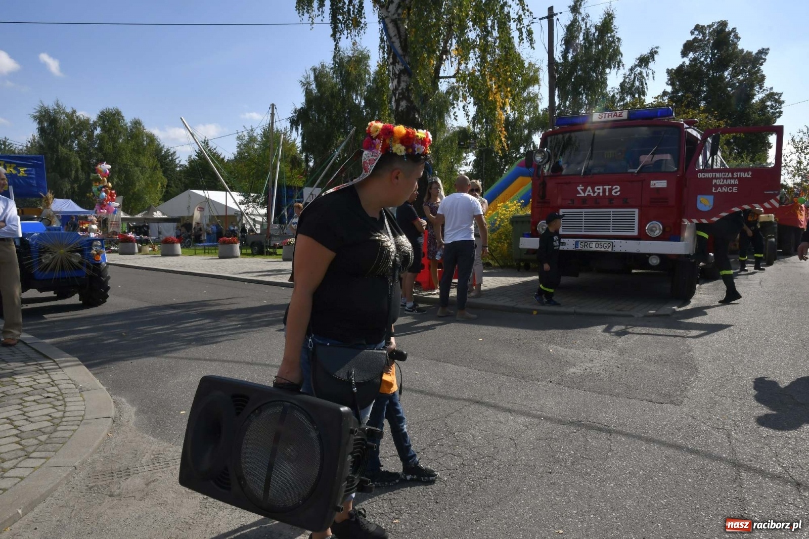 Zdjęcie w galerii na portalu naszraciborz.pl: Szaleństwo w Łańcach. Dożynki gminy Kornowac wiadomości z regionu