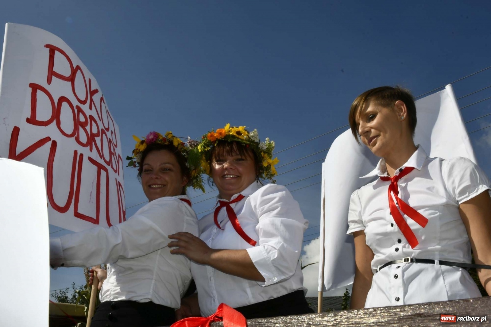 Zdjęcie w galerii na portalu naszraciborz.pl: Szaleństwo w Łańcach. Dożynki gminy Kornowac wiadomości z regionu