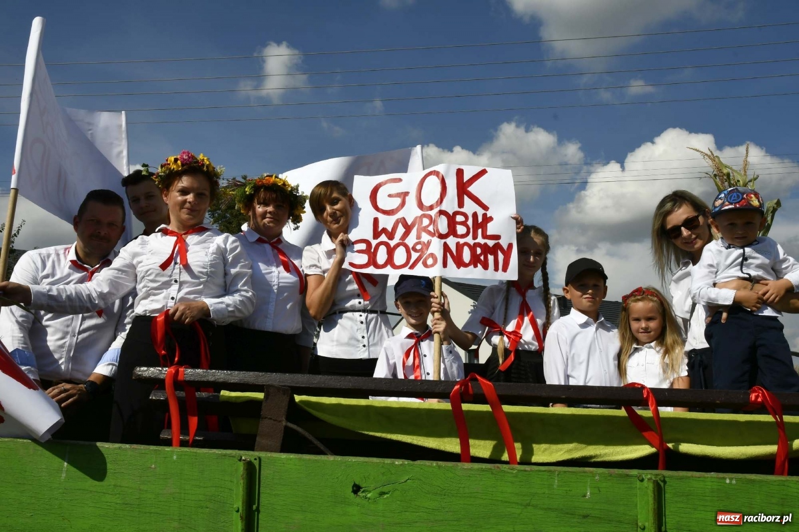 Zdjęcie w galerii na portalu naszraciborz.pl: Szaleństwo w Łańcach. Dożynki gminy Kornowac wiadomości z regionu
