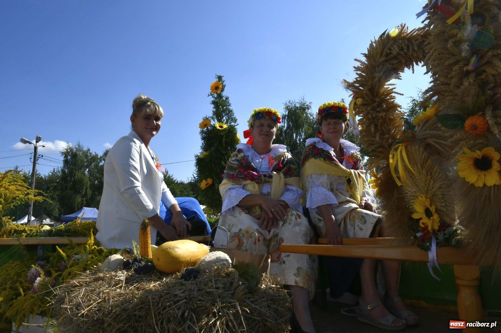 Zdjęcie w galerii na portalu naszraciborz.pl: Szaleństwo w Łańcach. Dożynki gminy Kornowac wiadomości z regionu