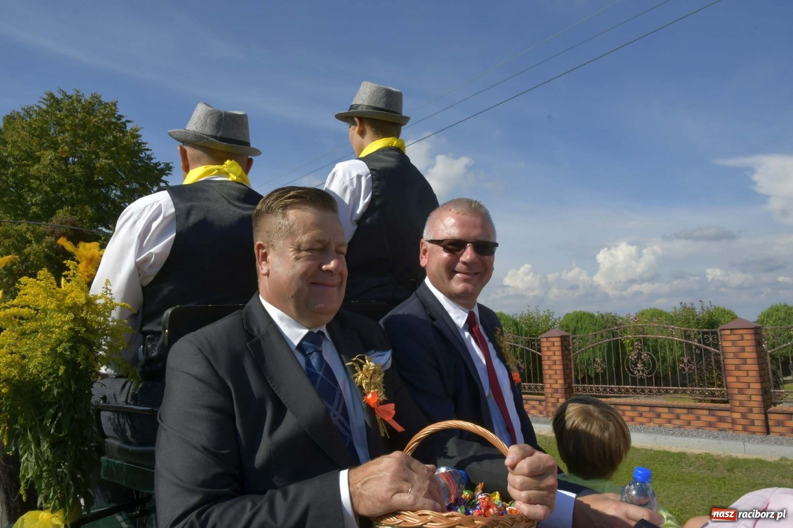 Zdjęcie w galerii na portalu naszraciborz.pl: Szaleństwo w Łańcach. Dożynki gminy Kornowac wiadomości z regionu