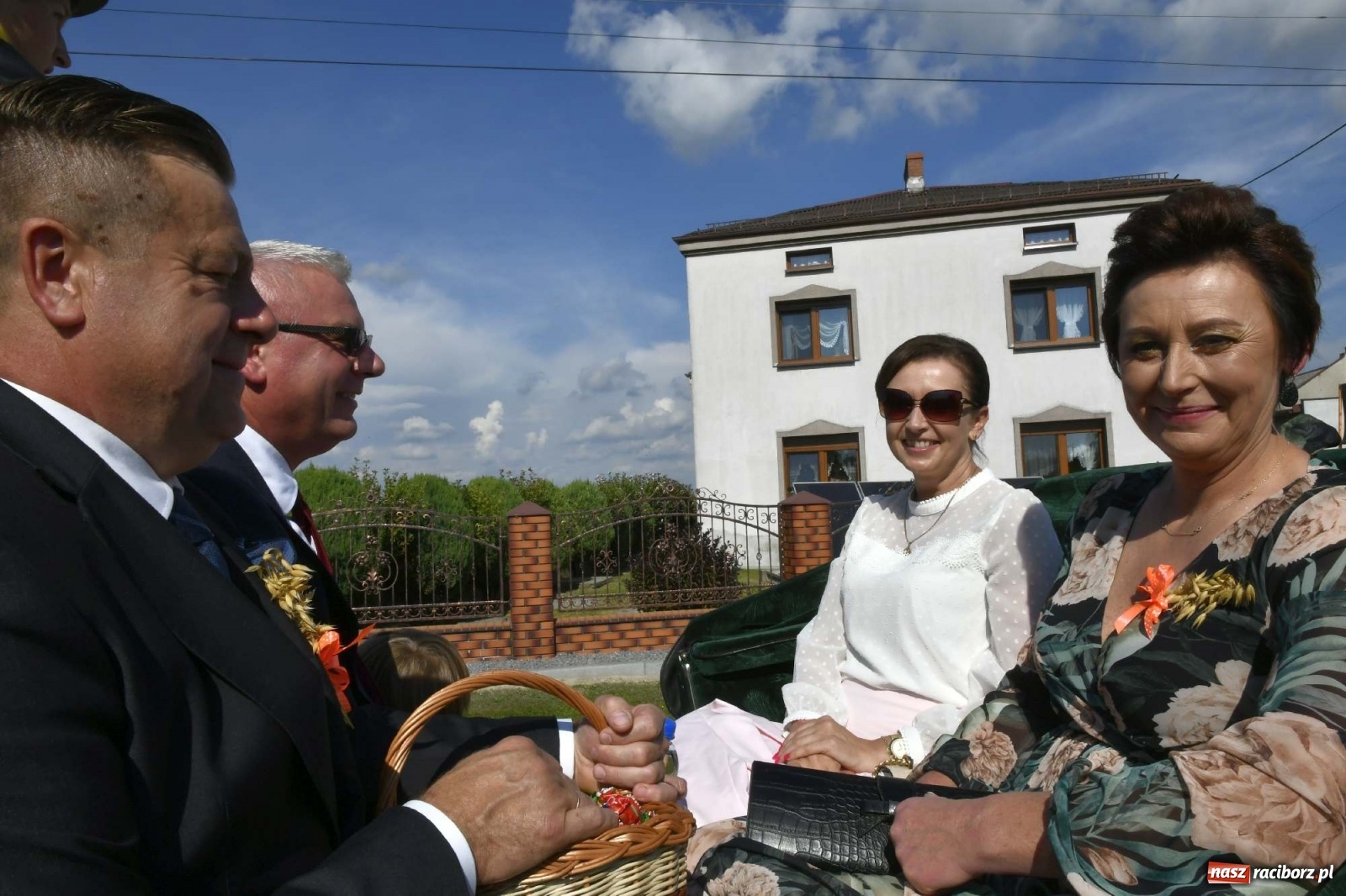 Zdjęcie w galerii na portalu naszraciborz.pl: Szaleństwo w Łańcach. Dożynki gminy Kornowac wiadomości z regionu