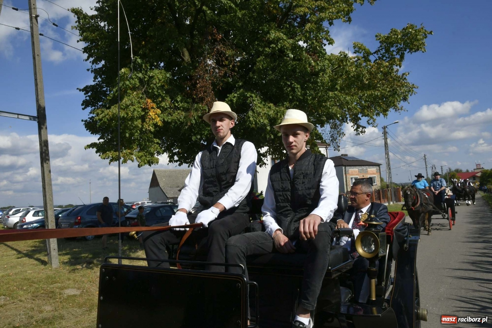 Zdjęcie w galerii na portalu naszraciborz.pl: Szaleństwo w Łańcach. Dożynki gminy Kornowac wiadomości z regionu