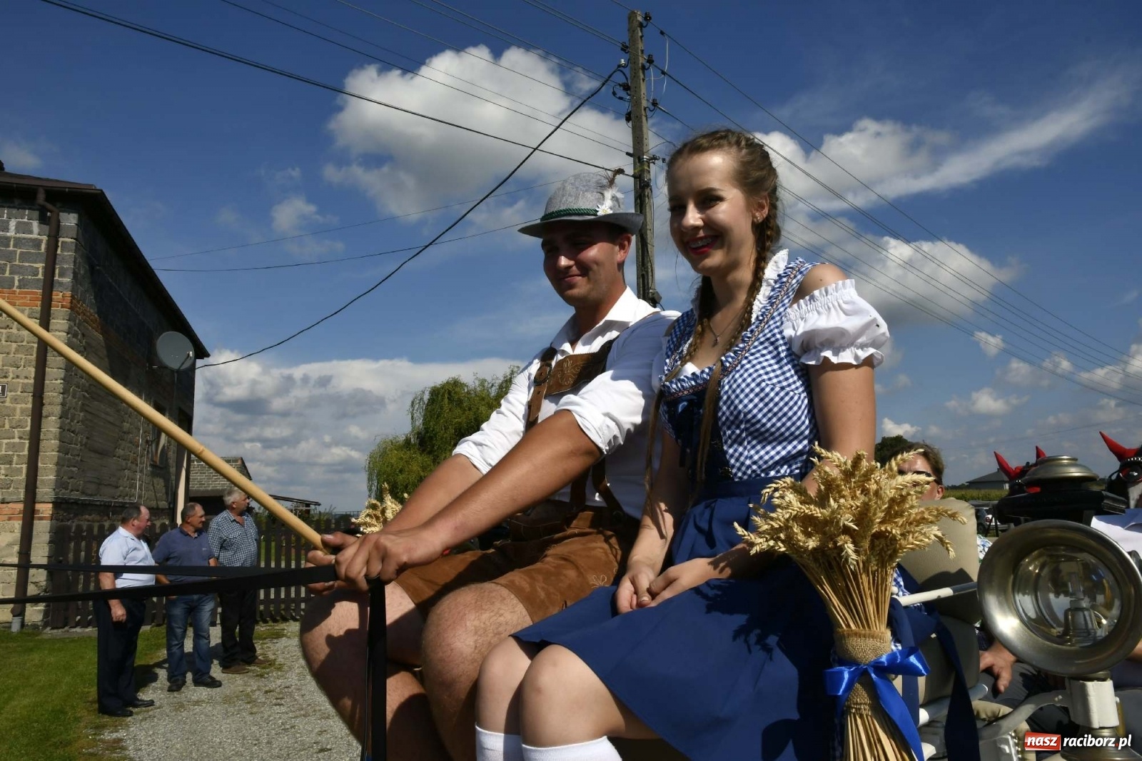 Zdjęcie w galerii na portalu naszraciborz.pl: Szaleństwo w Łańcach. Dożynki gminy Kornowac wiadomości z regionu