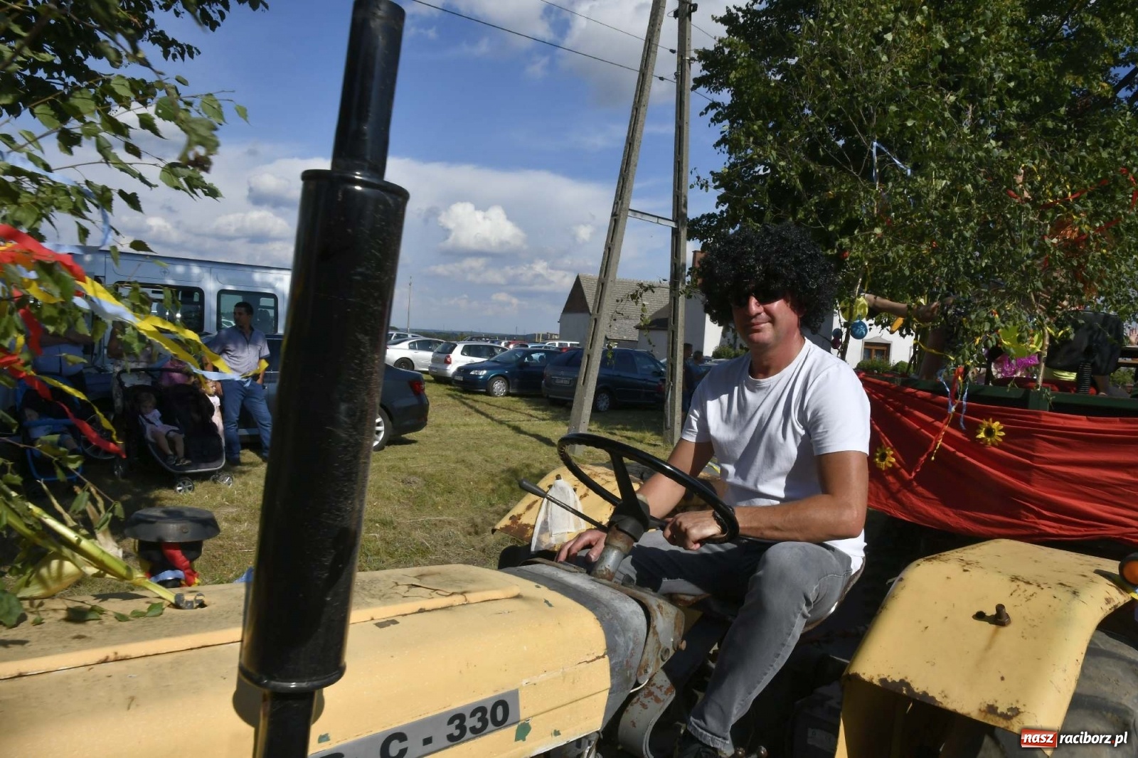 Zdjęcie w galerii na portalu naszraciborz.pl: Szaleństwo w Łańcach. Dożynki gminy Kornowac wiadomości z regionu
