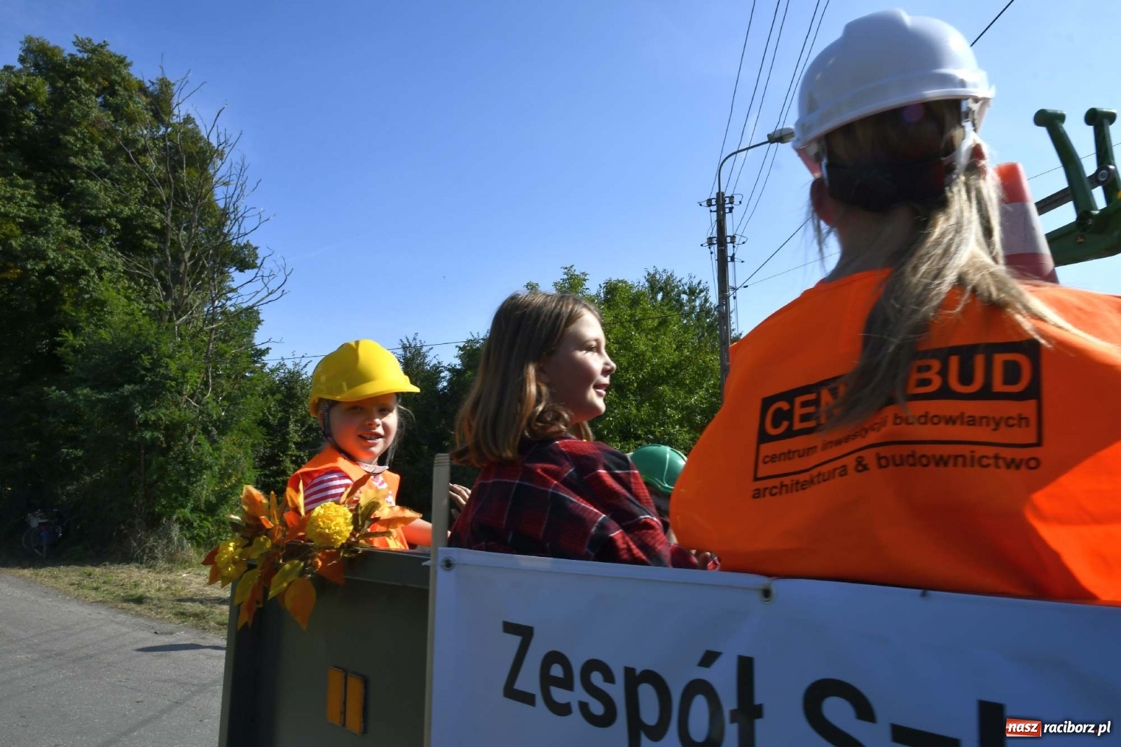 Zdjęcie w galerii na portalu naszraciborz.pl: Szaleństwo w Łańcach. Dożynki gminy Kornowac wiadomości z regionu