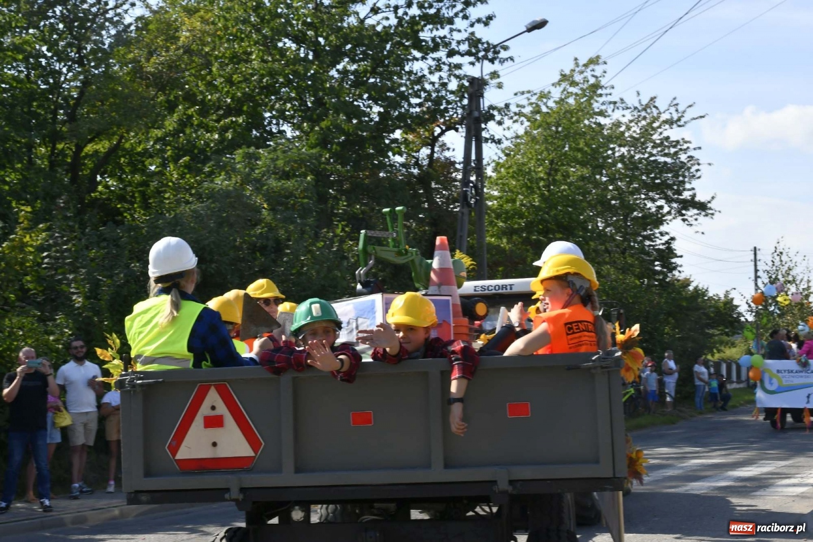 Zdjęcie w galerii na portalu naszraciborz.pl: Szaleństwo w Łańcach. Dożynki gminy Kornowac wiadomości z regionu
