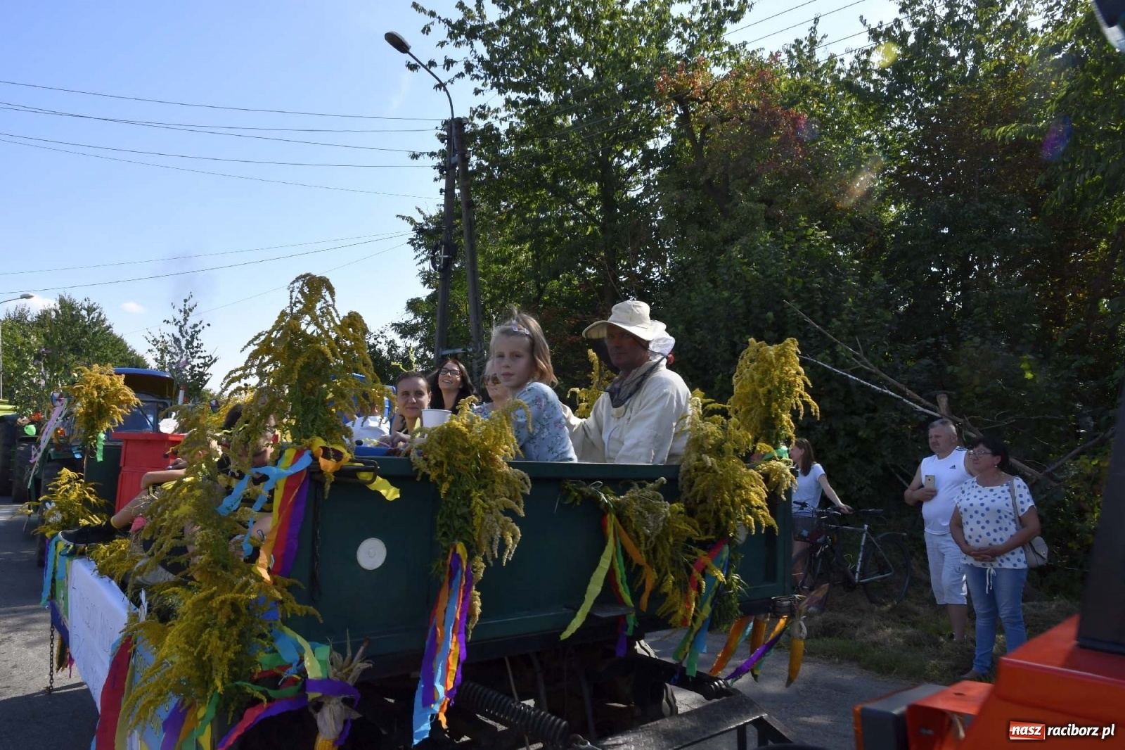 Zdjęcie w galerii na portalu naszraciborz.pl: Szaleństwo w Łańcach. Dożynki gminy Kornowac wiadomości z regionu