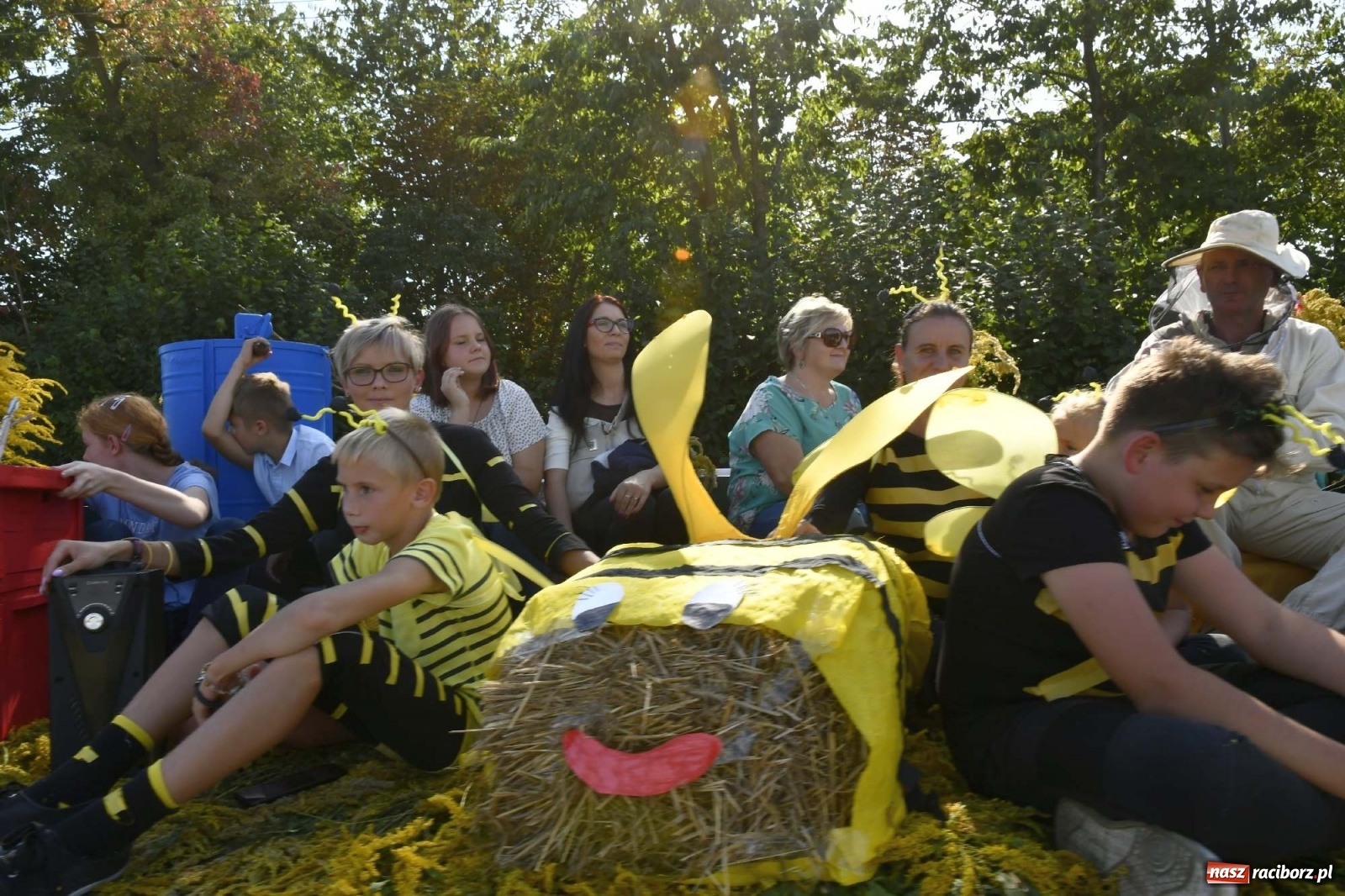 Zdjęcie w galerii na portalu naszraciborz.pl: Szaleństwo w Łańcach. Dożynki gminy Kornowac wiadomości z regionu