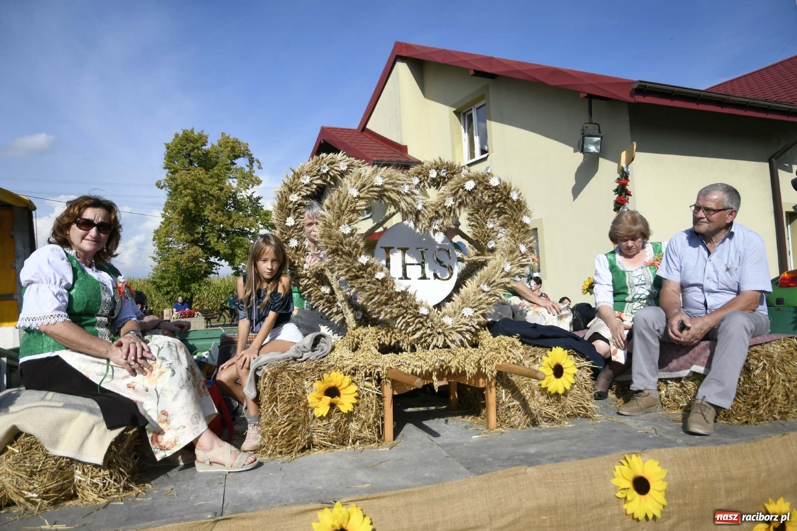 Zdjęcie w galerii na portalu naszraciborz.pl: Szaleństwo w Łańcach. Dożynki gminy Kornowac wiadomości z regionu