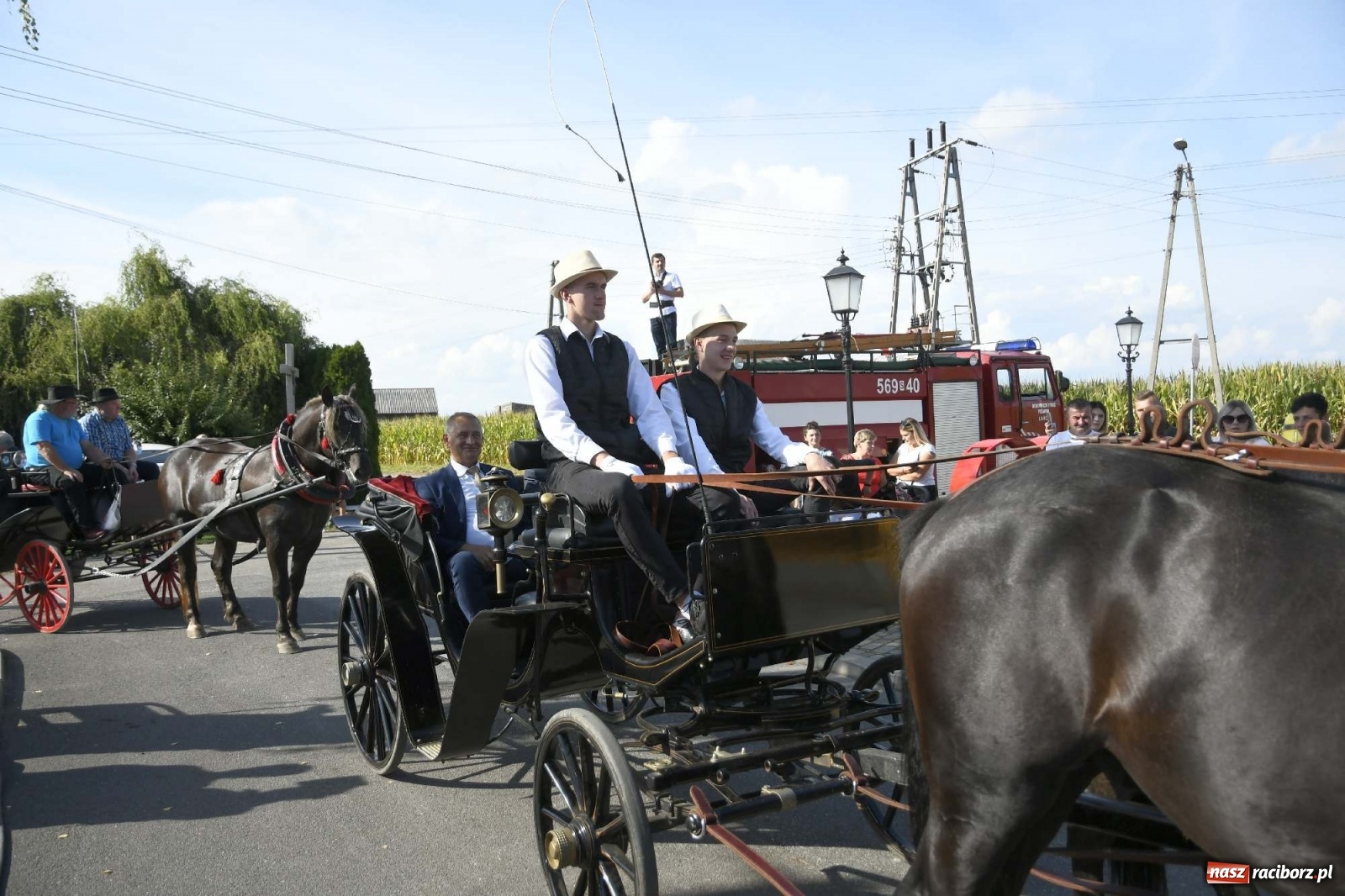 Zdjęcie w galerii na portalu naszraciborz.pl: Szaleństwo w Łańcach. Dożynki gminy Kornowac wiadomości z regionu