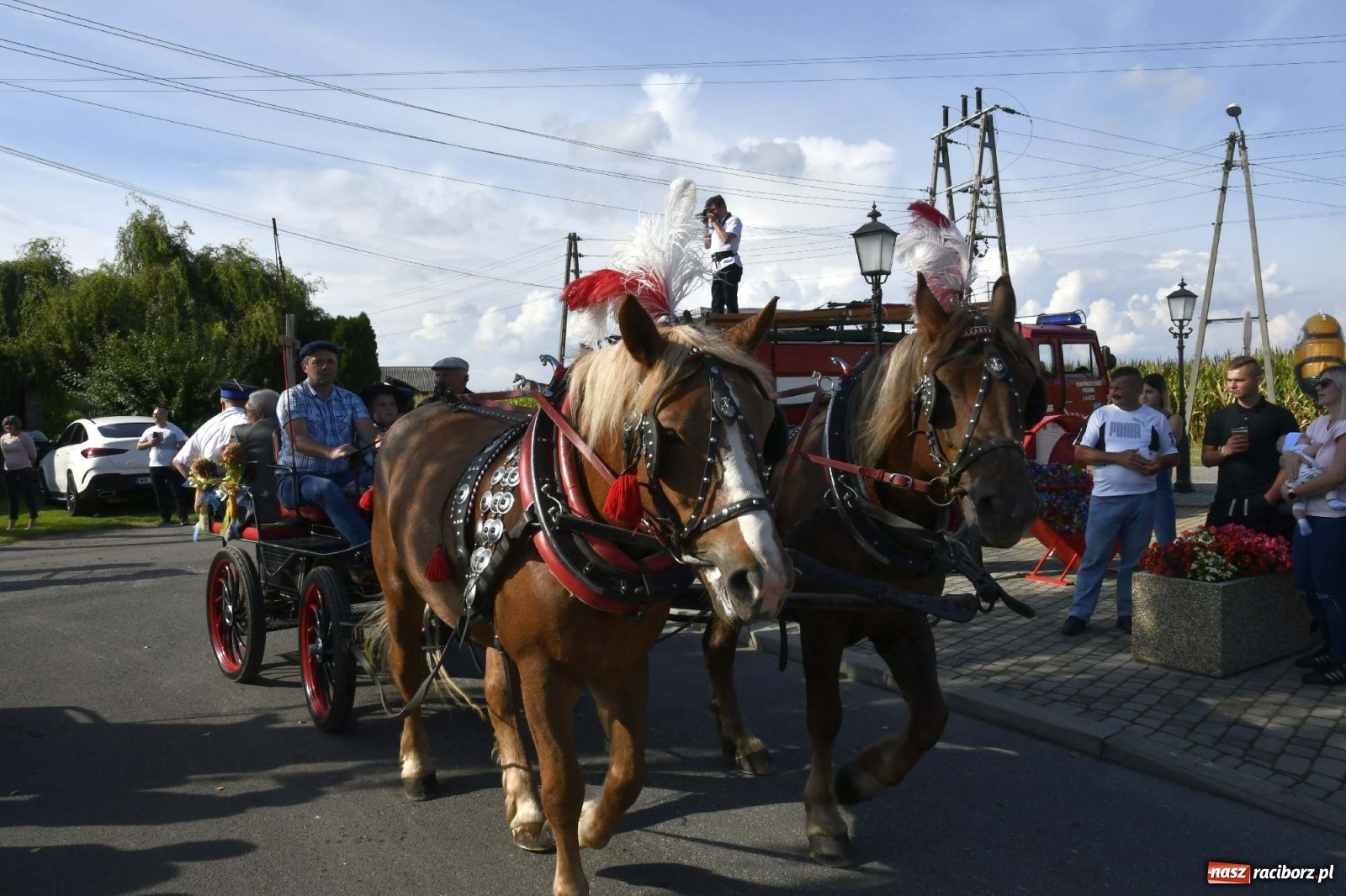 Zdjęcie w galerii na portalu naszraciborz.pl: Szaleństwo w Łańcach. Dożynki gminy Kornowac wiadomości z regionu